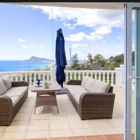 Hills Seaview
